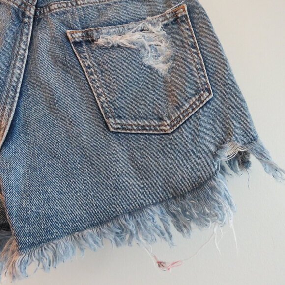 MOUSSY VINTAGE Exposed Button Fly Distressed Raw Hem Jean Shorts - Picture 13 of 15